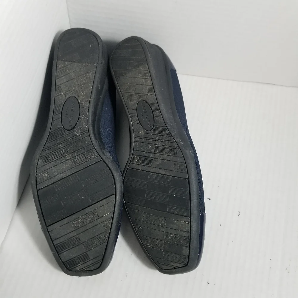 ANNE KLEIN SMALL WEDGE BLUE SHOE SIZE 6.5